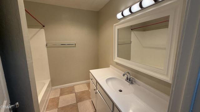 Building Photo - 116 E Ventura St