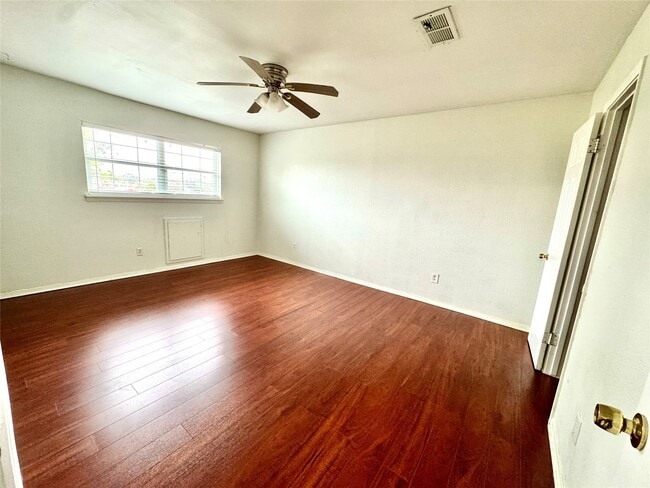 Building Photo - 5813 Lucy Ln