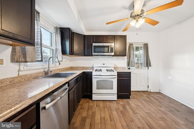 Building Photo - 610 Lee Ave