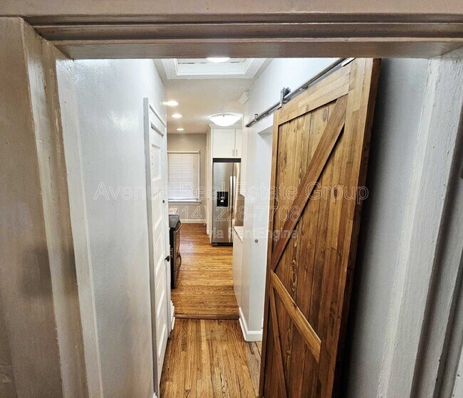 Building Photo - 3717 Cambridge Ave