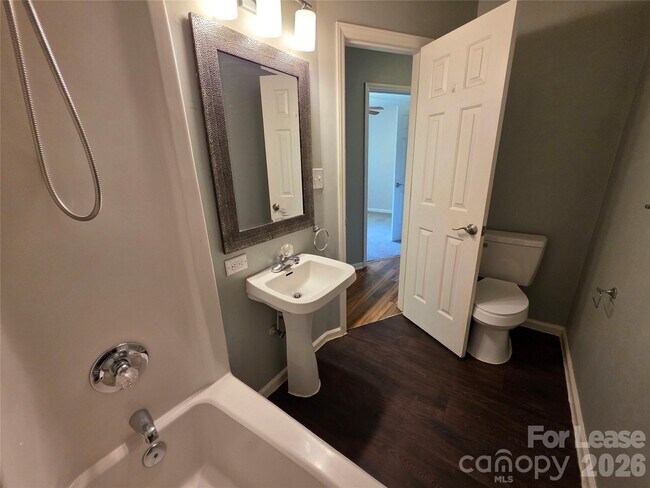 Building Photo - 221 Auten Cir