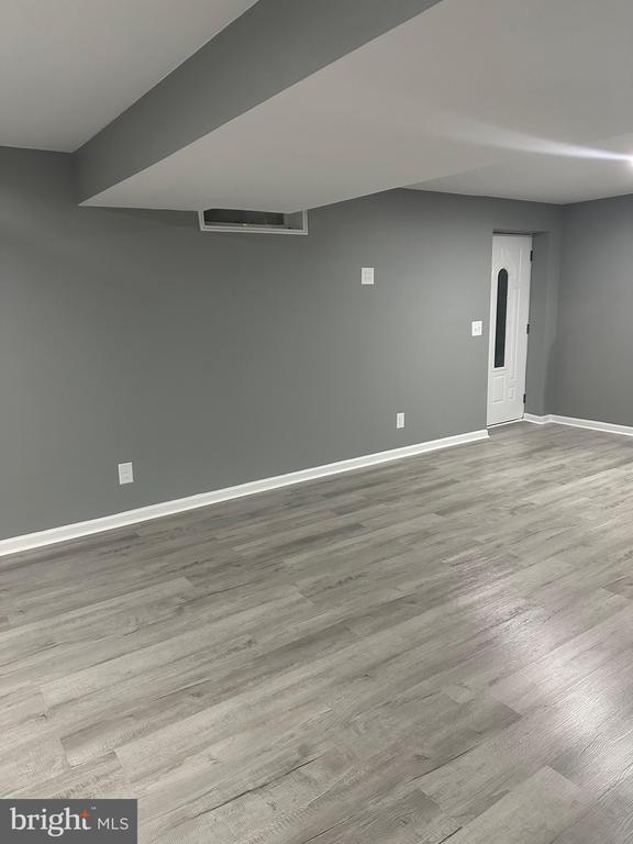 Building Photo - 5 Jonquil Pl