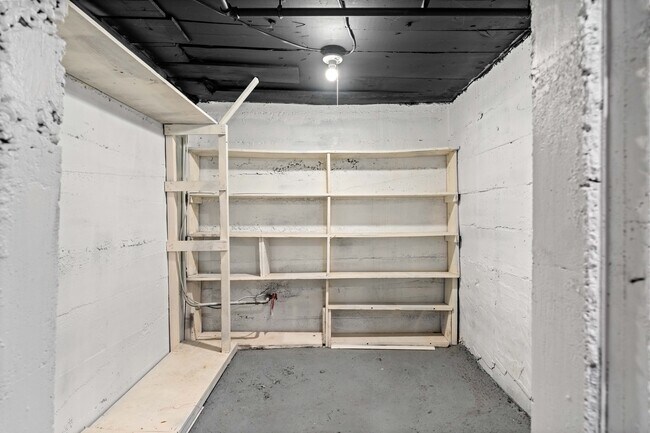 Building Photo - 2416 Sherry Rd