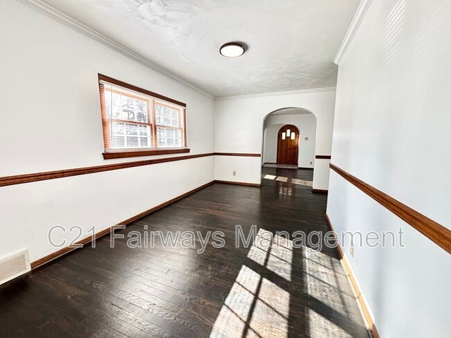 Building Photo - 616 Sandy Hill Rd