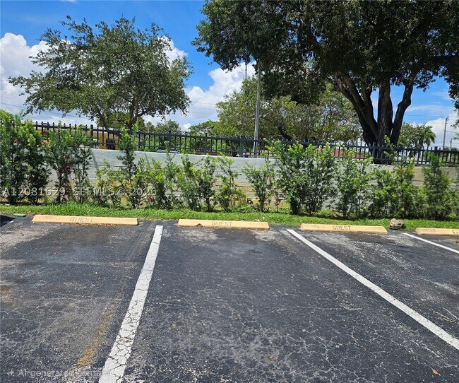 Building Photo - 2160 SW 16th Ave