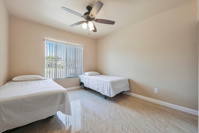 Building Photo - 45930 Las Colinas