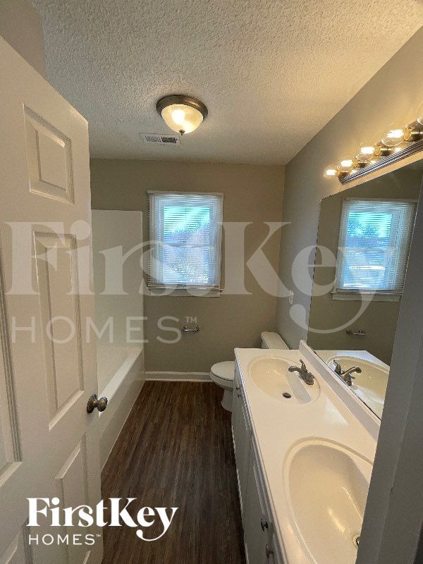 Building Photo - 3801 Blairwood St