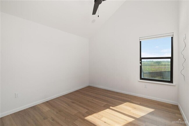 Building Photo - 35 Silverton Cir