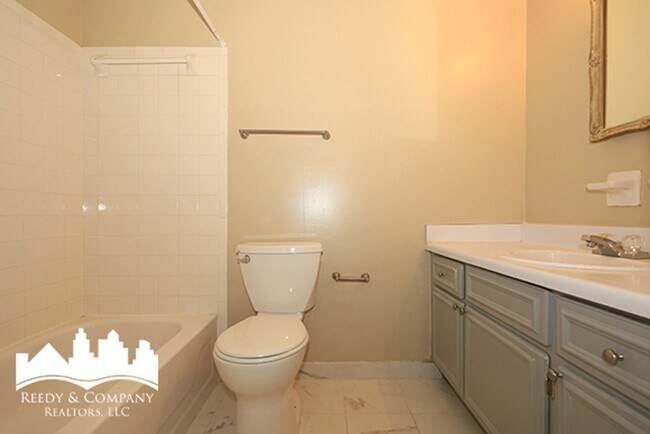Building Photo - Welcome to 3132 Rosebay!