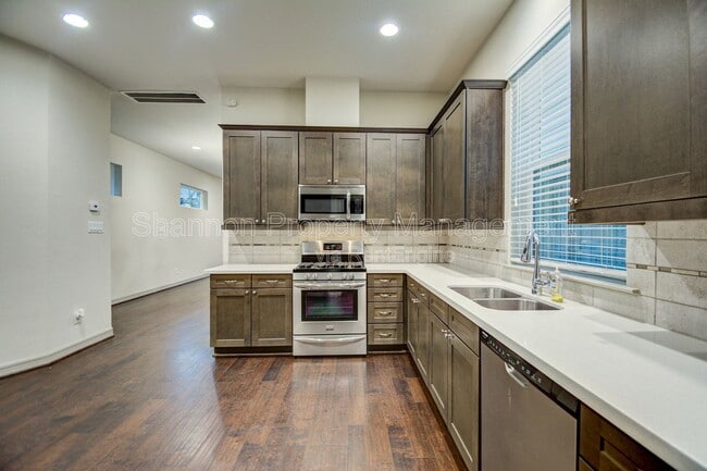 Building Photo - 5941 Kansas St