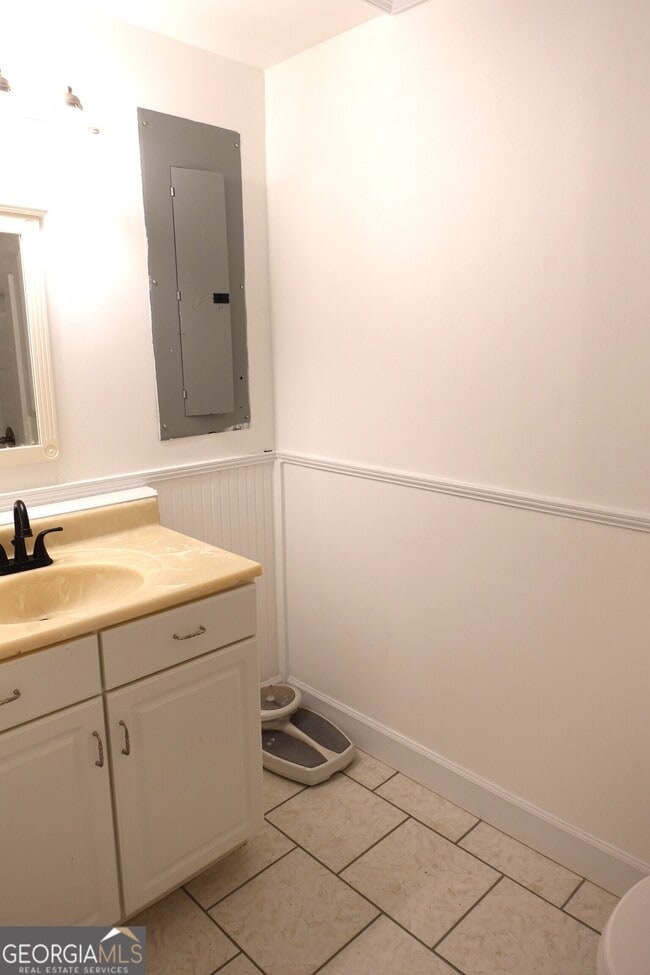 Building Photo - 1333 Holliday Dr