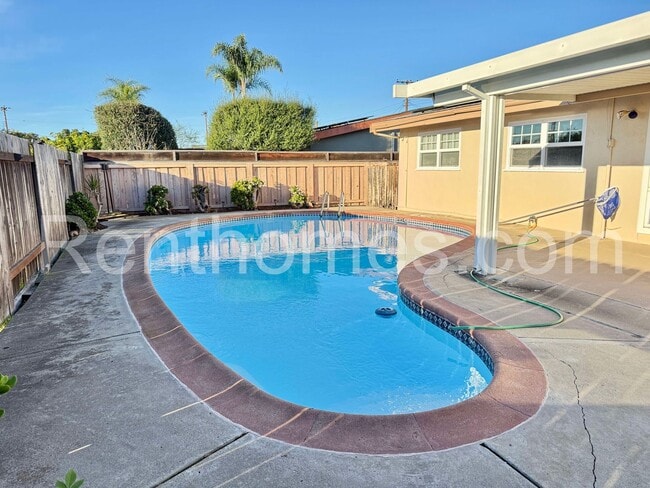 Building Photo - 4227 Mt Herbert Ave