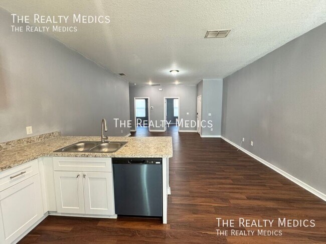 Building Photo - 1999 Marshall St