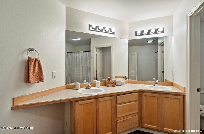 Building Photo - 10855 Refuge Cir