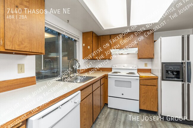 Building Photo - 7440 Thasos Ave NE