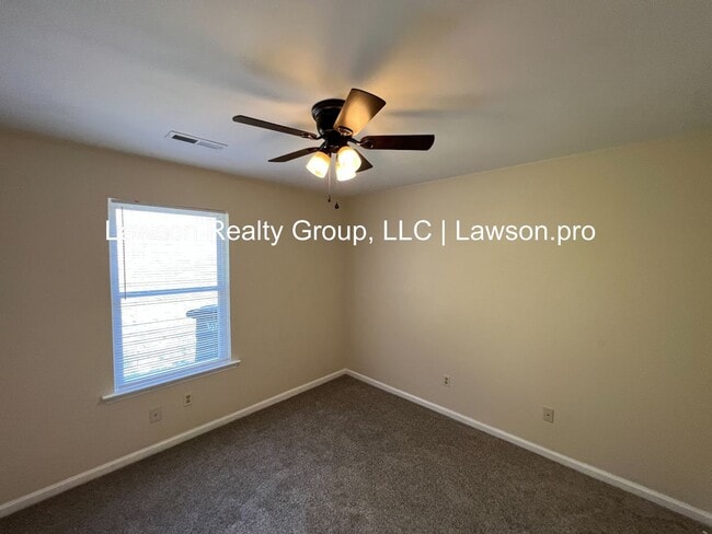 Building Photo - 7th St 306-8