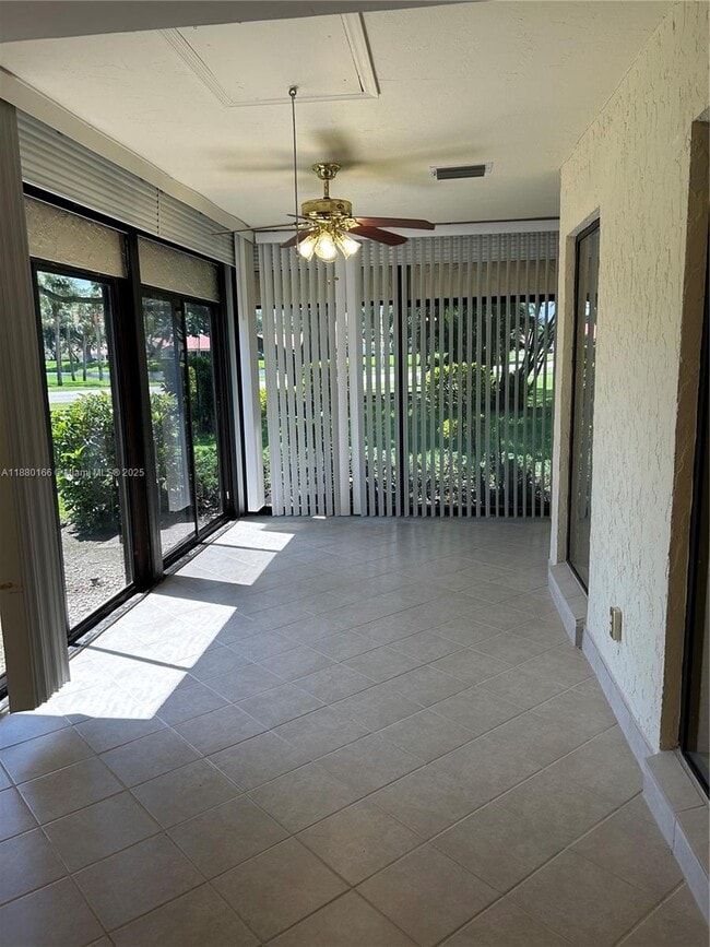 Building Photo - 5514 Parkwalk Cir E
