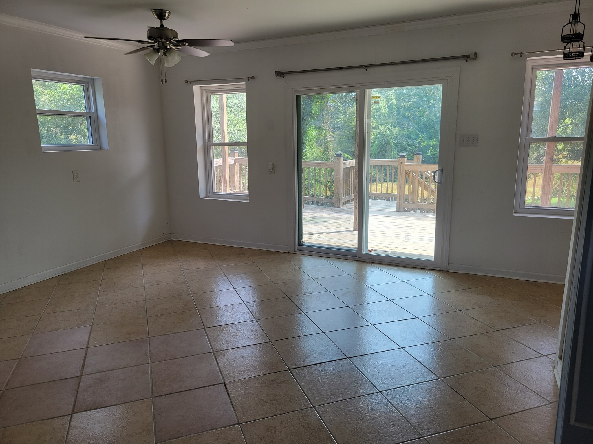 Building Photo - 2942 Palm Cir
