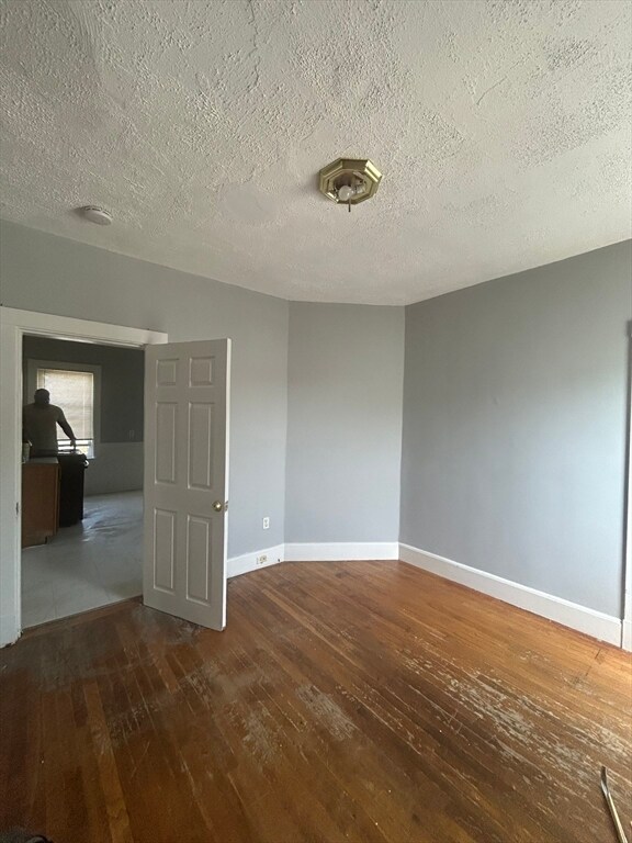 Building Photo - 92 Elliot St