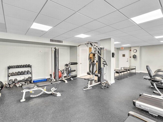 Building Photo - 4200 N Ocean Dr