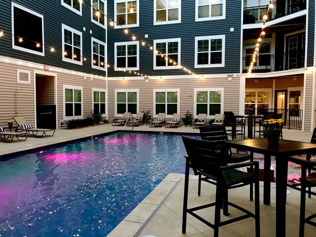 Primary Photo - A0 | 1 Bed 1 Bath | 563 sf