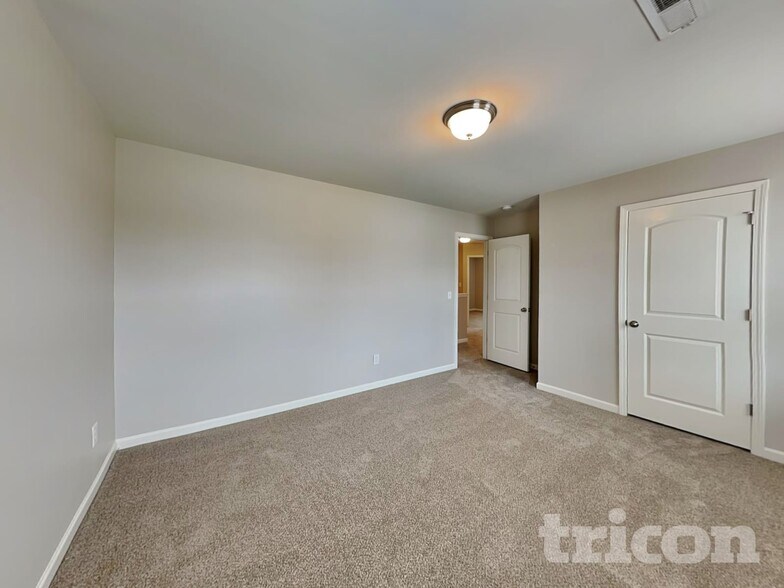 Building Photo - 108 Glacier Pt
