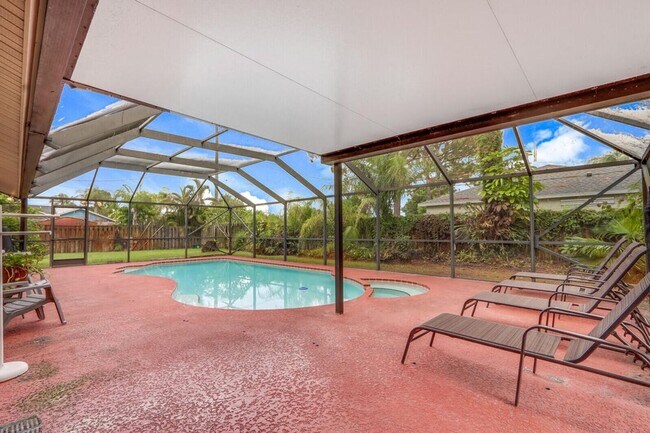 Building Photo - Port St Lucie Pool Home