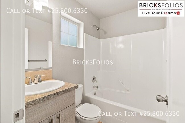 Building Photo - Beautiful Townhome For Rent in Olympia