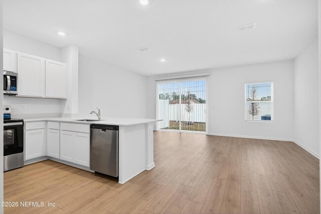 Building Photo - 1460 Jeremiah St