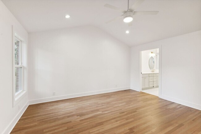 Building Photo - Completely renovated ranch 4BR/4BA ranch h...