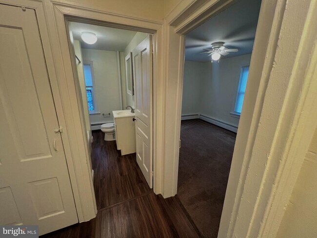 Building Photo - 66 Market St