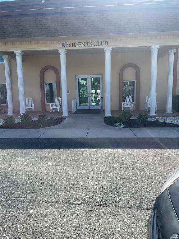 Building Photo - 4900 Brittany Dr S