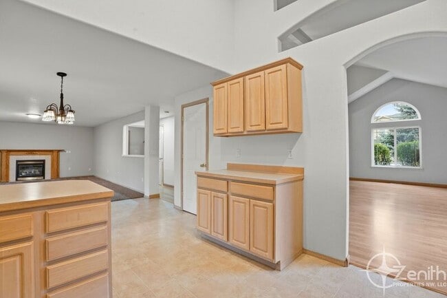 Building Photo - 17019 SE 3rd St