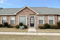 Building Photo - Spacious 2br/2ba with dbl garage off Old H...