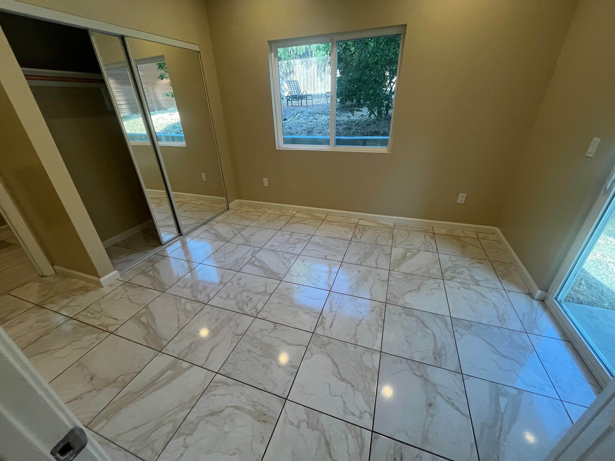Building Photo - 4932 Campanile Dr