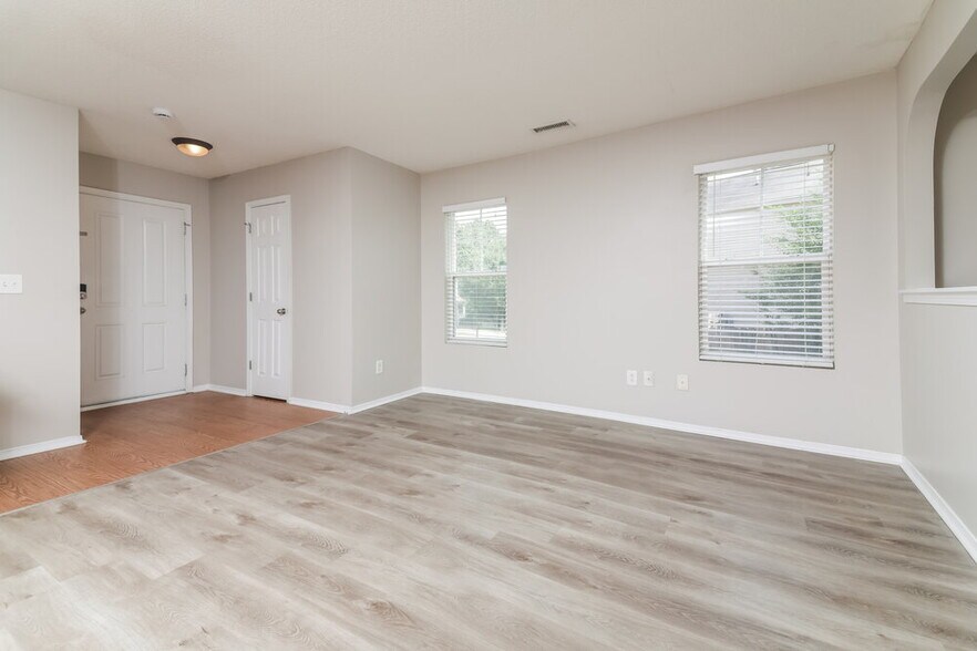 Building Photo - 3120 Varcroft Rd