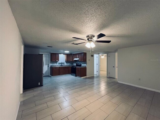 Building Photo - 5323 Satsuma Dr