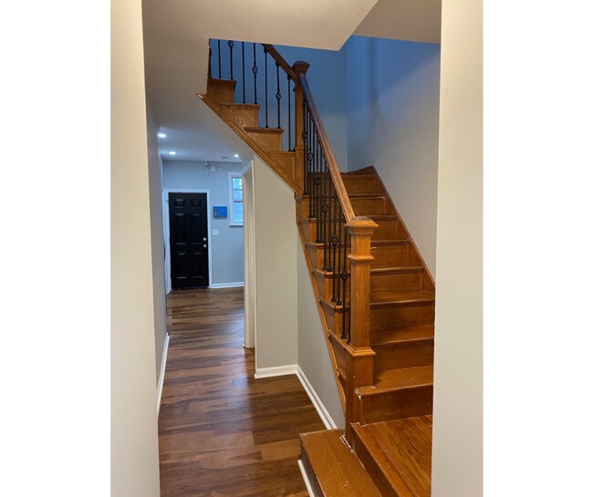 Building Photo - 2800 The Alameda