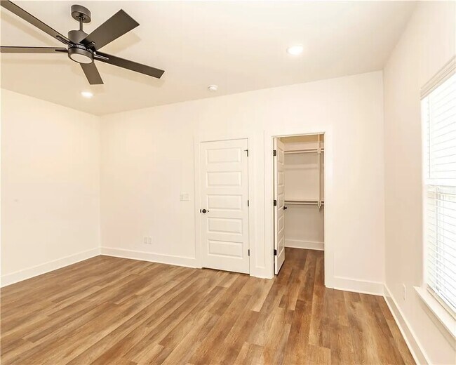 Building Photo - 162 Nebo St