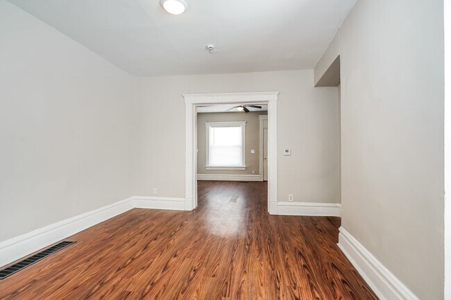 Building Photo - 235-237 Avondale Ave