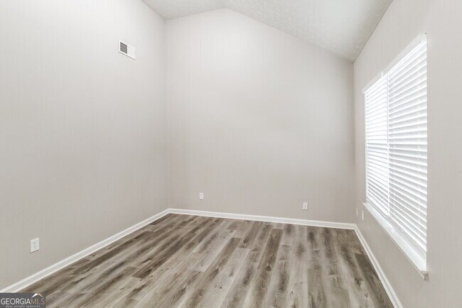 Building Photo - 1455 Pebble Ridge Ln