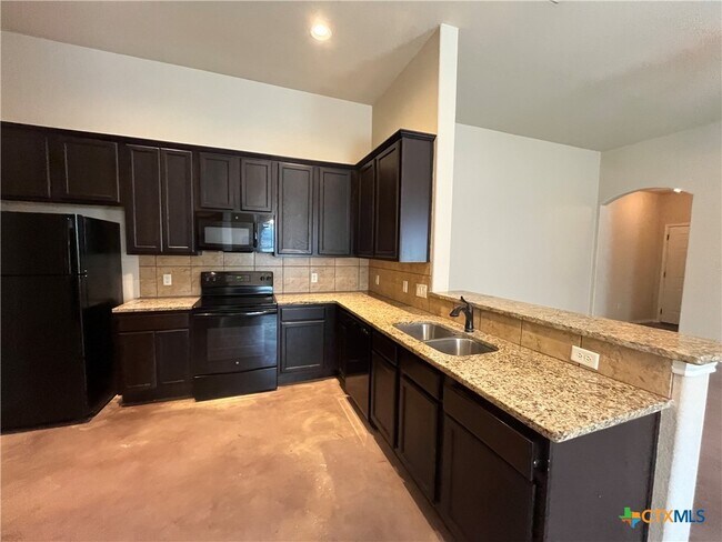 Building Photo - 170 Joanne Cv