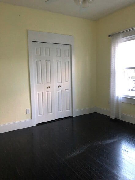 Bedroom 2 unfurnished - 419 E Belmar St