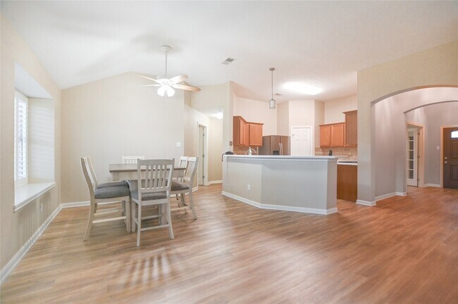 Building Photo - 203 Colony Creek Dr