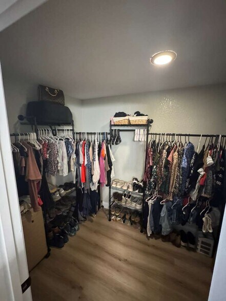 Building Photo - 113 Briggs St