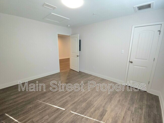 Building Photo - 313 N Navy Blvd