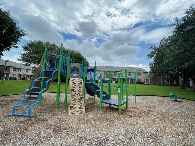 Building Photo - 4079 Young St