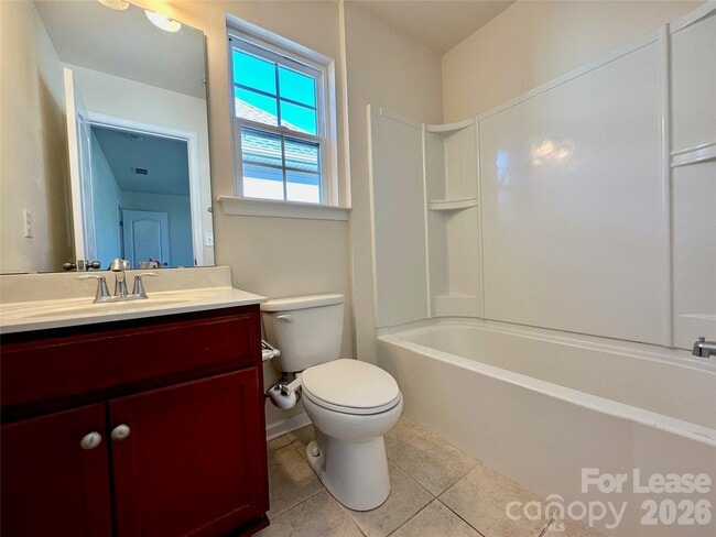 Building Photo - 1218 Clingman Dr