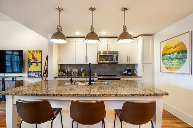 Building Photo - 205 Mews Way