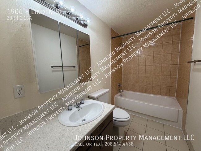 Building Photo - 1906 E Linden St